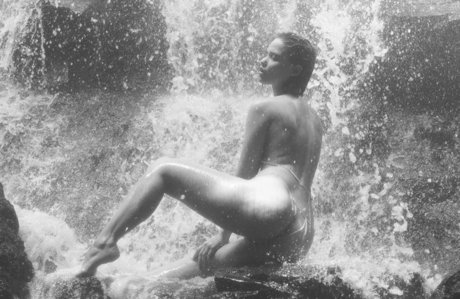 Ishh beau modèle galeries