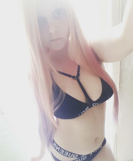 Dee Mented modèle sympa img