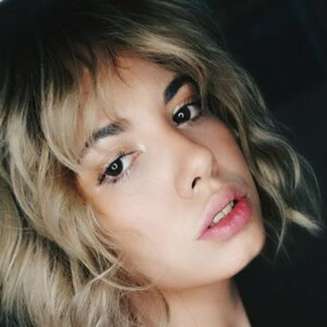 CookieThrills modèle magnifique archive