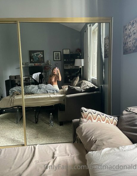 BrittMacDonald actrice de nus archive