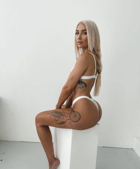 fans de gros seins asiatiques uniquement haut de gamme des photos