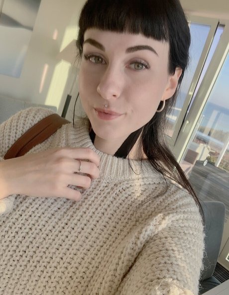 plage seins nus onlyfans érotique en haute qualité image