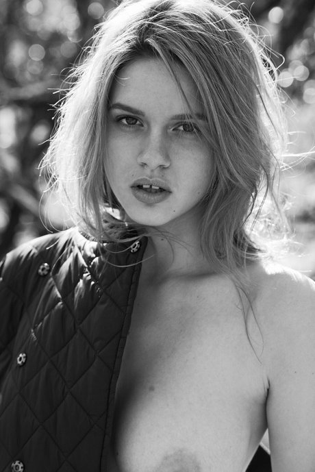 Elle Brittain xxx star du porno archive