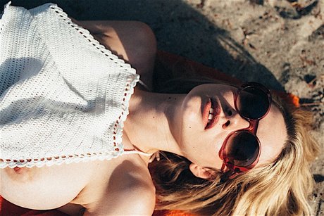 Elle Brittain actrice érotique archive