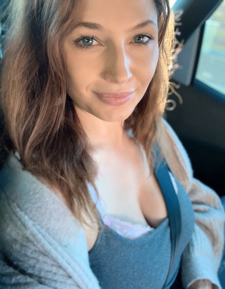 lollipopfields actrice chaude galeries