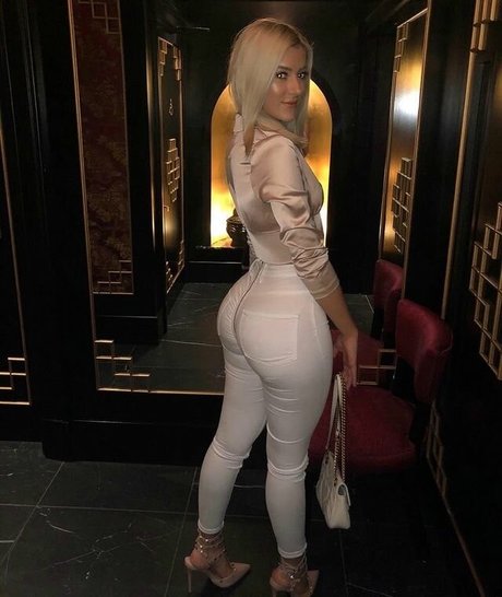 Hannah Sharpe étoile exclusive photos