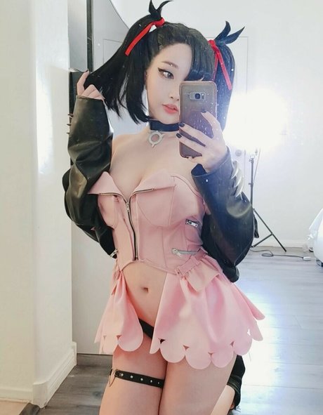 Rinnie Riot modèle nu galerie