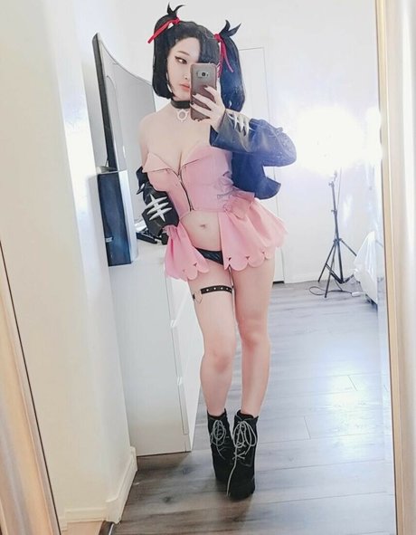 Rinnie Riot star du porno adulte images