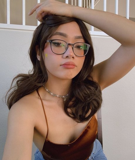 honeebell actrice nue des photos