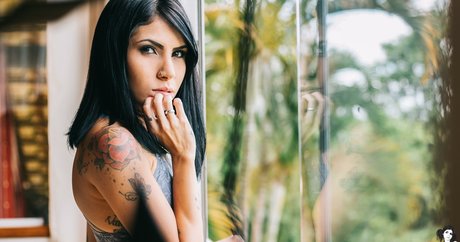 pknxxx actrice chaude des photos