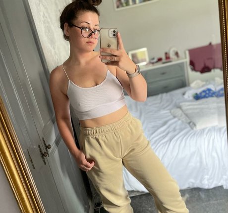 April Ro star du sexe photos