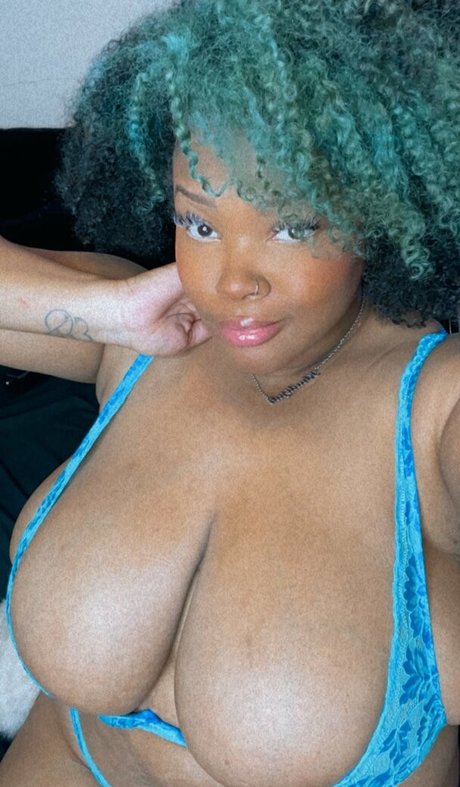 MsMoodyBB actrice sexy des photos