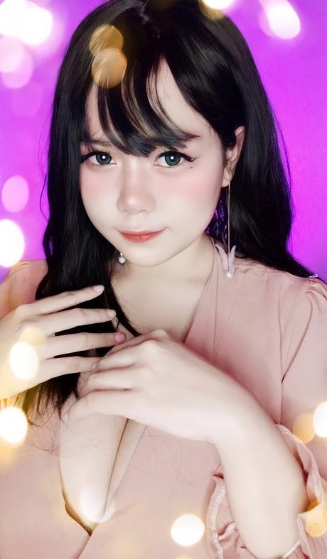 Yaciju star du porno de haute qualité photo