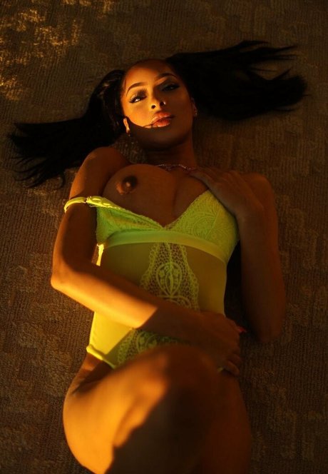 NikkiVictoria2 modèle sexy archive