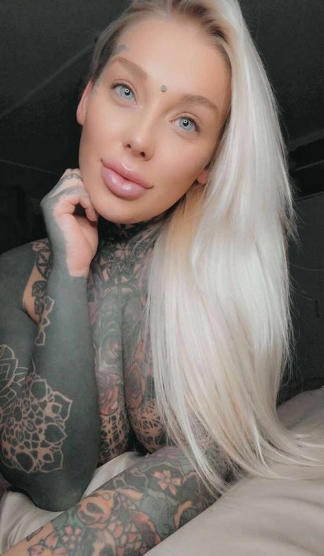 Lady Lauren Brock actrice parfaite images