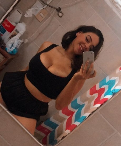 Belen Fernandez star du porno hd image