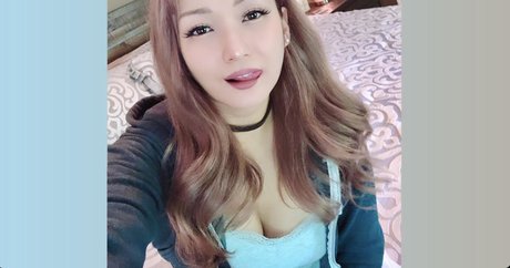 Reina Scully art star du porno galerie