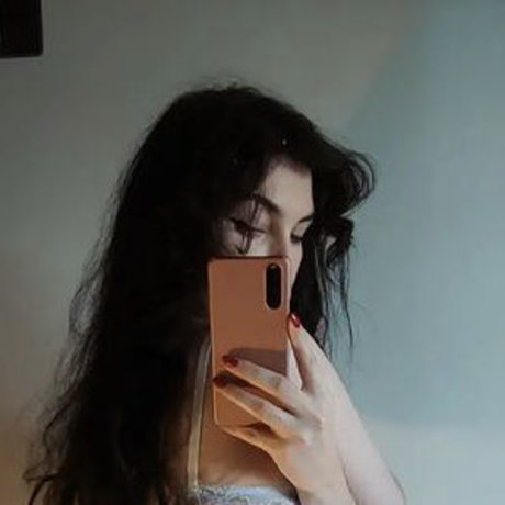 Dinky Demure actrice de grande qualité img