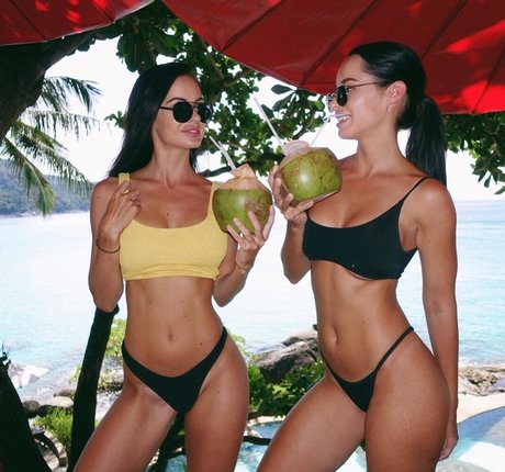 Brookertwins actrice de nus collection