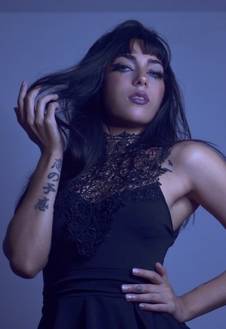 Laylahearts66 modèle artistique archive