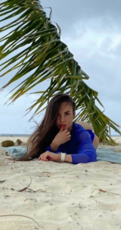 Irina Magdieva star du porno de haute qualité photo