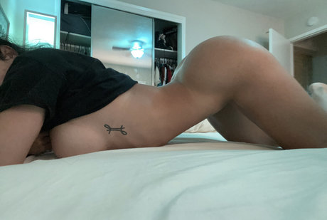 Alyssa Rose haut de star du porno collection