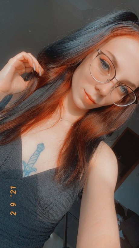 Maskentraegerin étoile sexy photos