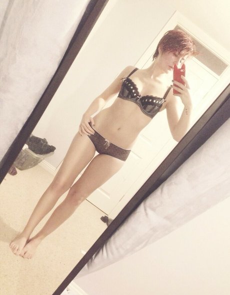 leahviathan actrice libre images