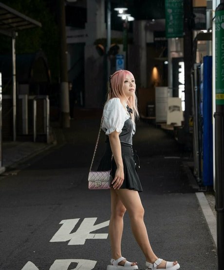 Yvonneflinetv modèle sexy collection