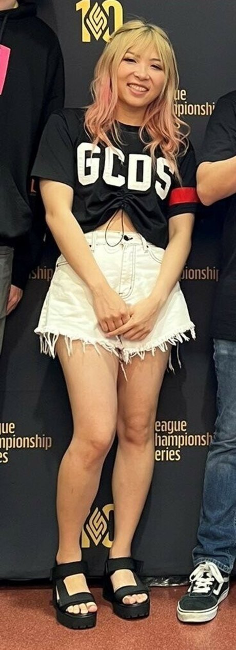 Yvonneflinetv art étoile galerie