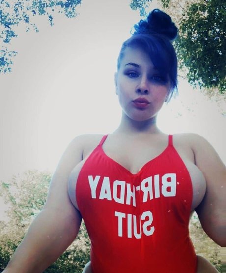 Elsalmorton actrice chaude image