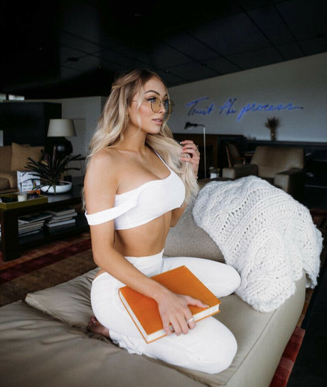 Ambrielle star du porno parfaite galerie