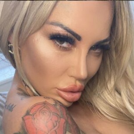 Sallie Axl star du porno parfaite galerie