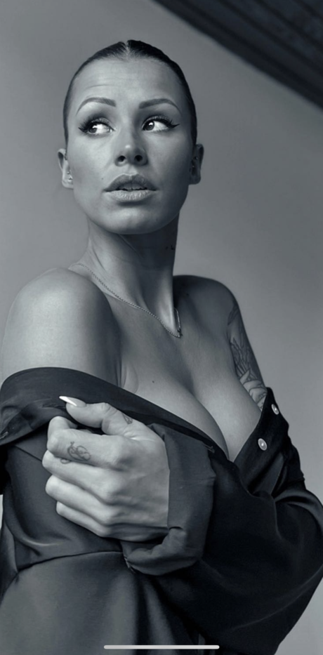 Amalia Loveee star du porno belle archive