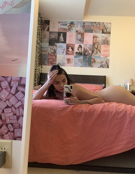 blonde aux gros seins onlyfans haute définition chaud archive