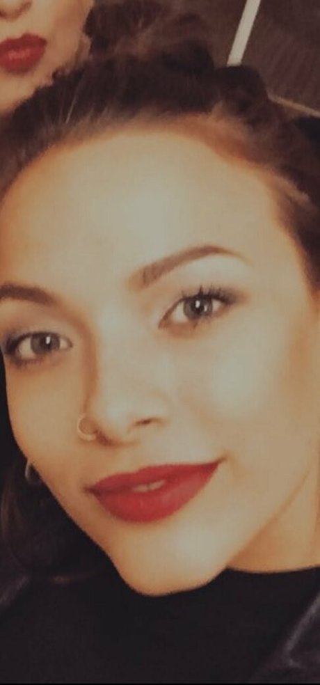 Molly Mae Osborne actrice nue galerie