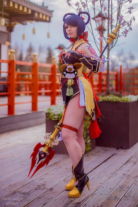 Bizarre Deer modèle pornographique galerie