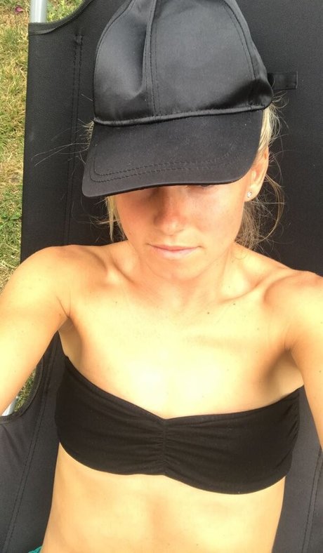 Julia Simic étoile magnifique galeries