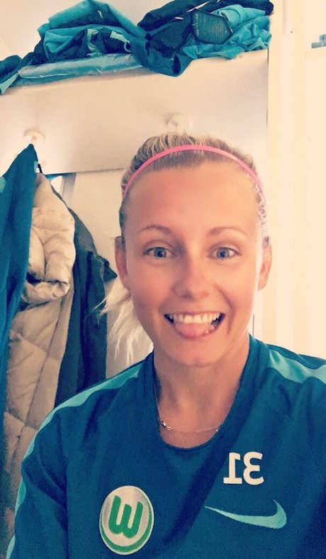 Julia Simic modèle adulte archive