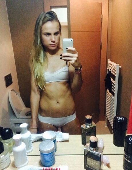 Lina Gecevicene modèle érotique des photos