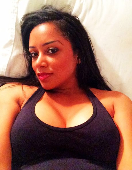 Shana Mangatal modèle exclusif galeries