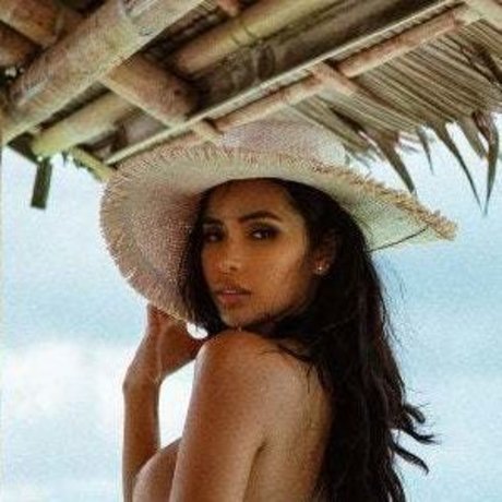 Angela Castellanos modèle érotique des photos