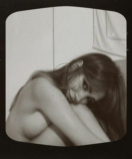 Submar1na modèle joli des photos