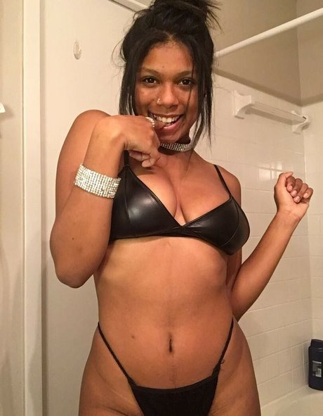 Marina Lina star du porno érotique image