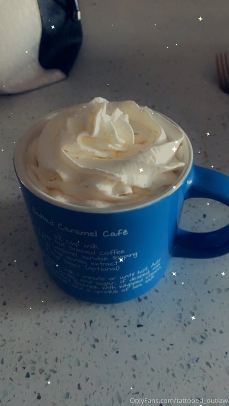 chroniclesofatiredassmom actrice nue photo