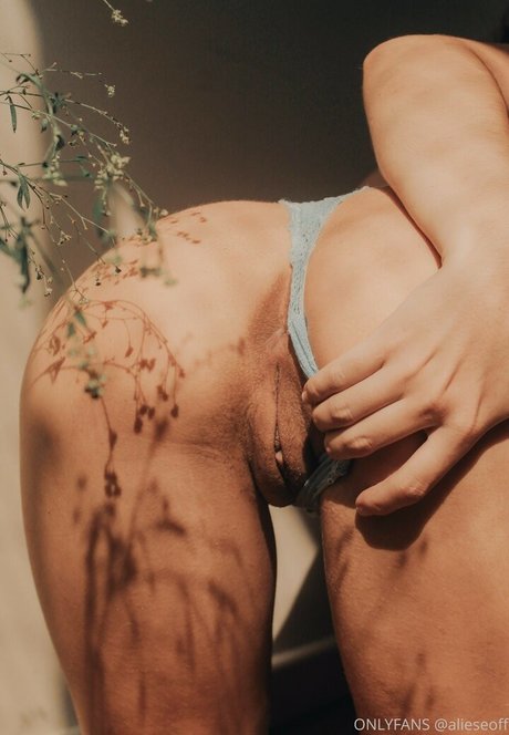 Aliesealieseoff actrice xxx images