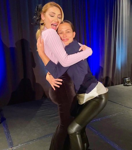 Jasmine Adele étoile magnifique image