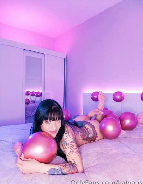 Kat Vans star du porno gratuit photo