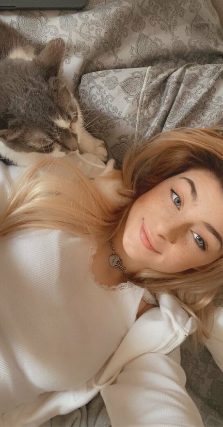 Hollywood Dancer modèle parfait galerie