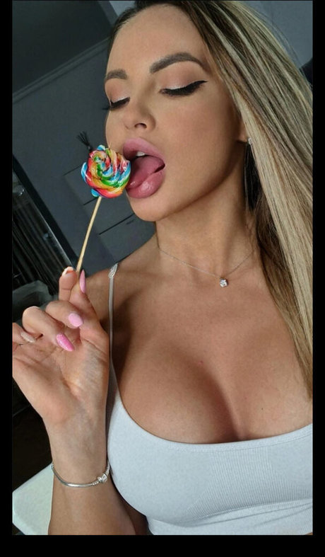 babyannaxx belle actrice img